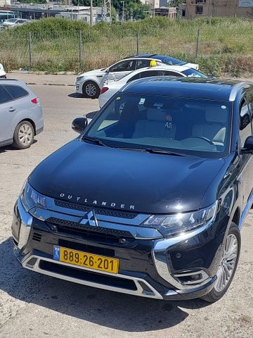 מיצובישי אאוטלנדר