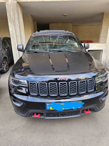 מודעת רכב ג'יפ גרנד צ'ירוקי