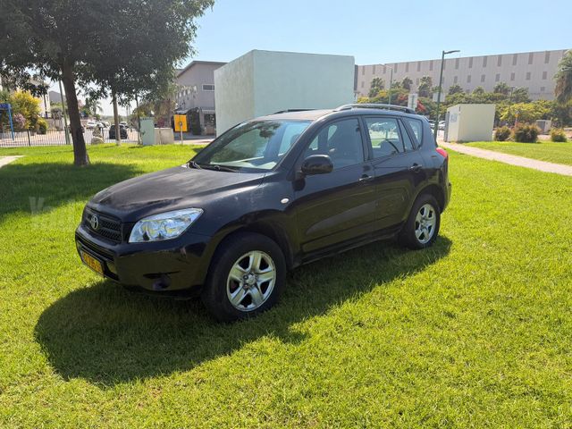 טויוטה RAV4