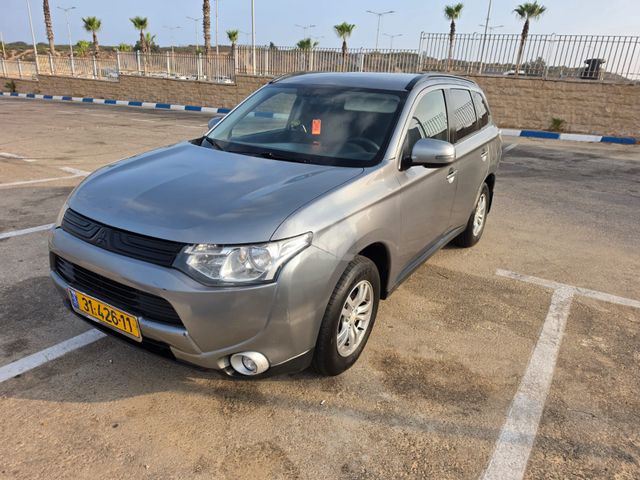 מיצובישי אאוטלנדר