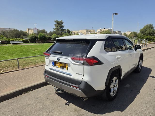 טויוטה RAV4