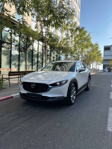 מודעת רכב מאזדה CX-30