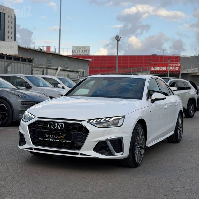 אאודי A4