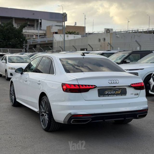 אאודי A4