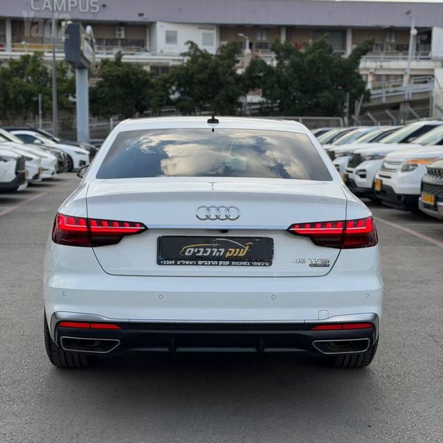 אאודי A4