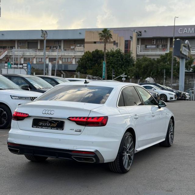 אאודי A4