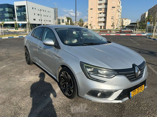 רנו מגאן