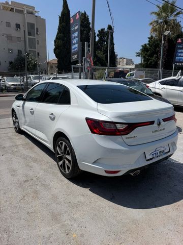 רנו מגאן