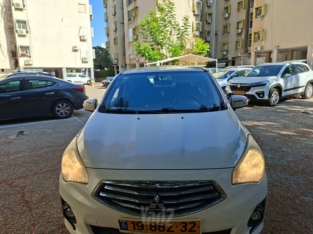 מיצובישי אטראז'
