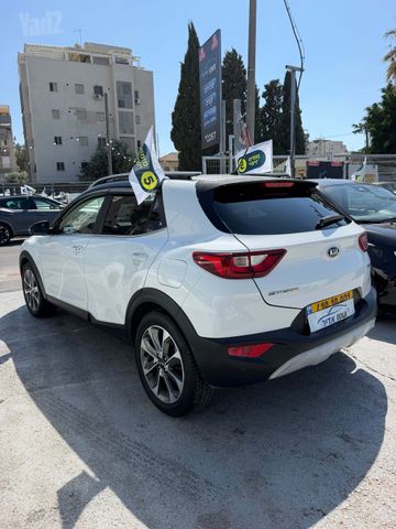 קיה סטוניק