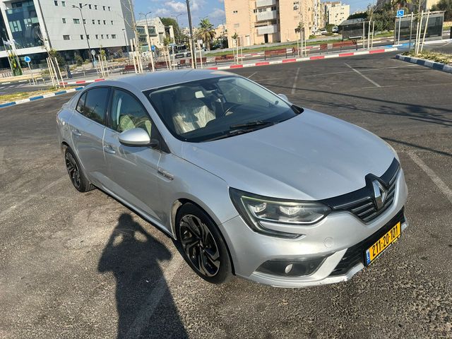 רנו מגאן