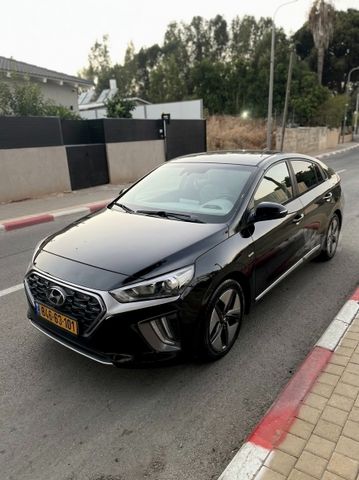 יונדאי איוניק