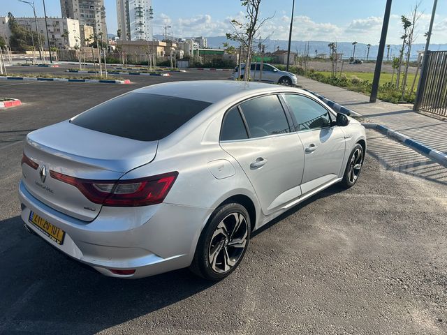 רנו מגאן