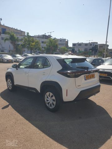 טויוטה יאריס קרוס