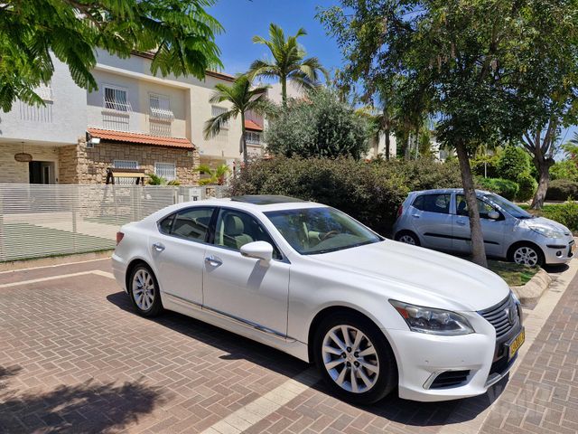 לקסוס LS
