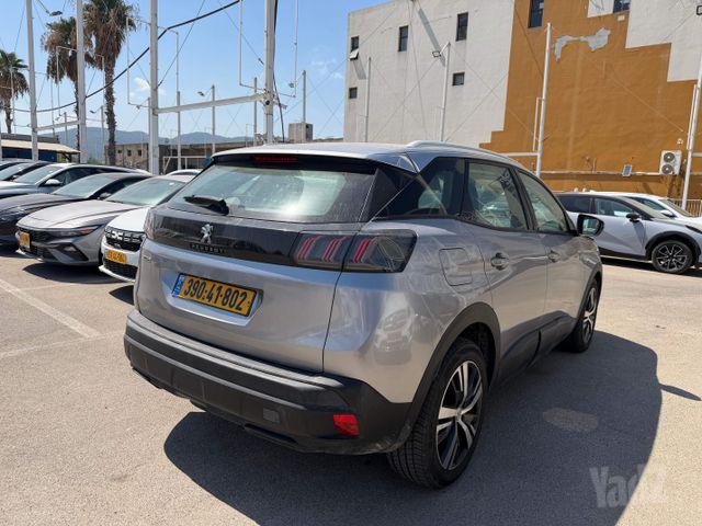 פיג'ו 3008