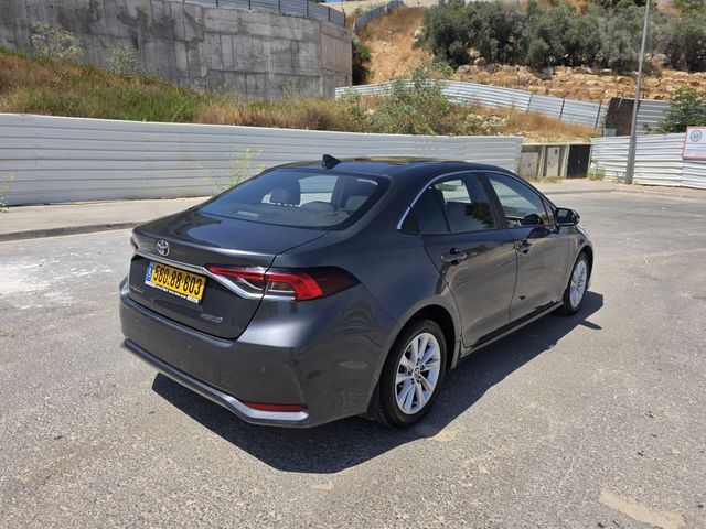 טויוטה קורולה