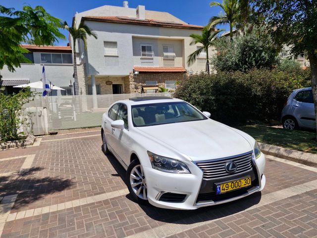 לקסוס LS
