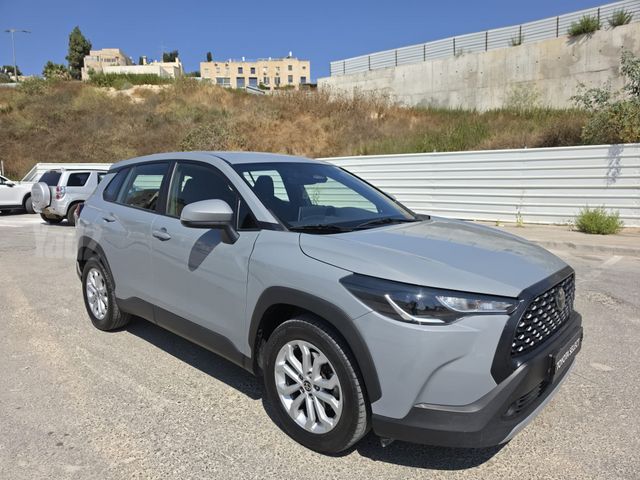 טויוטה קורולה קרוס