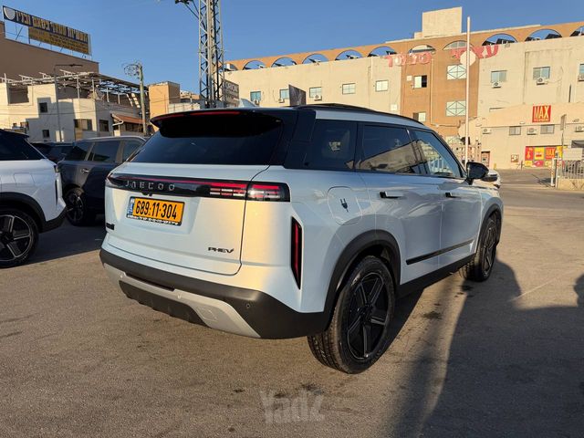 ג'אקו J7