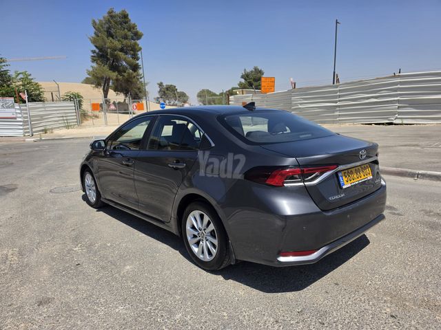 טויוטה קורולה