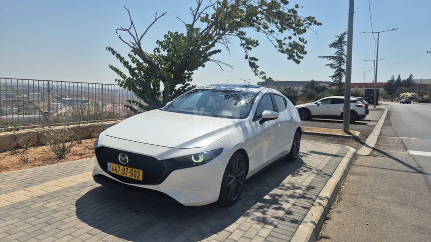 מודעת רכב מאזדה 3