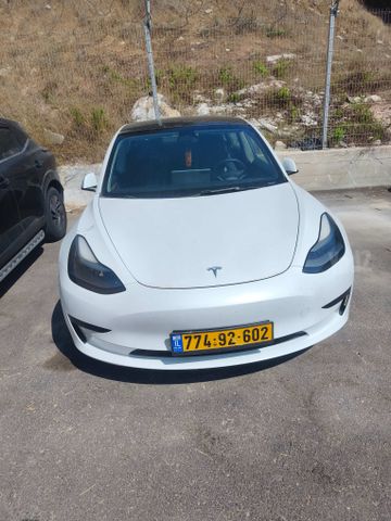 טסלה מודל 3
