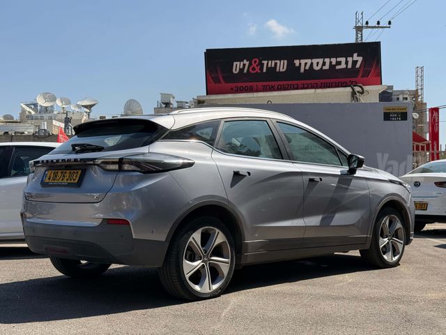 ג׳ילי Geometry C