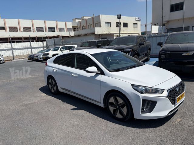 יונדאי איוניק