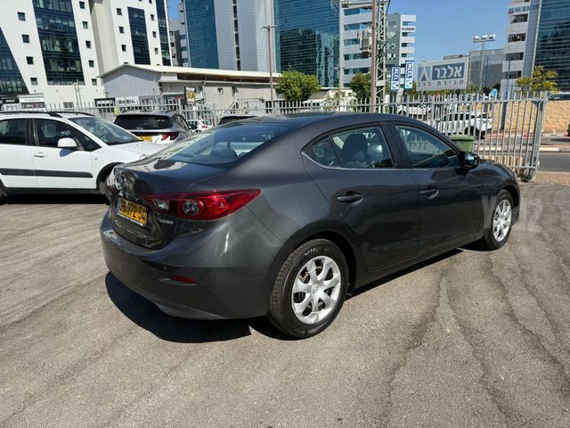 מאזדה 3