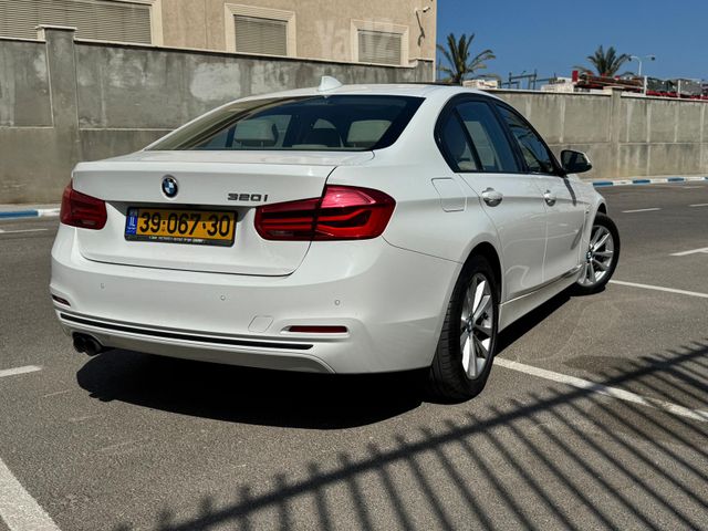 מודעת רכב ב מ וו סדרה 3 2