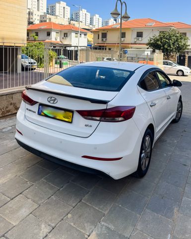 יונדאי אלנטרה