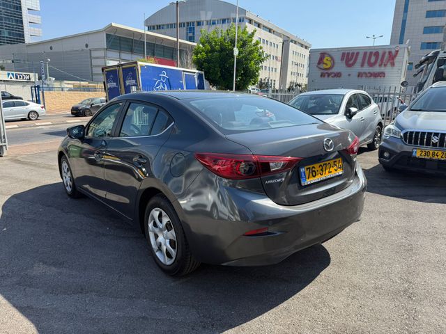 מאזדה 3