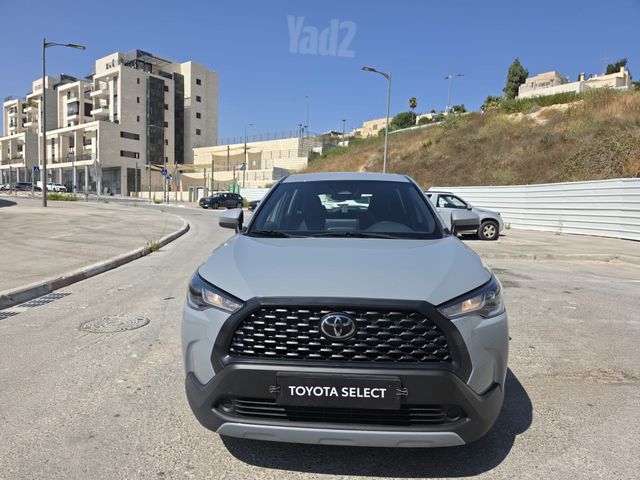 טויוטה קורולה קרוס