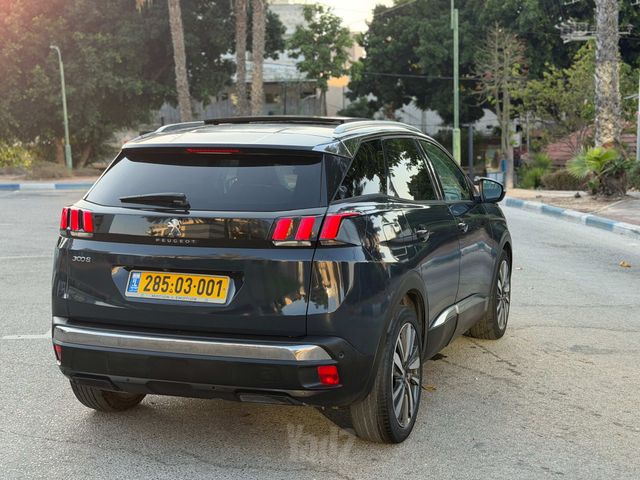 פיג'ו 3008