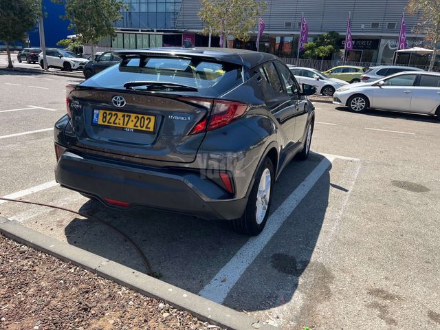 מודעת רכב טויוטה C-HR