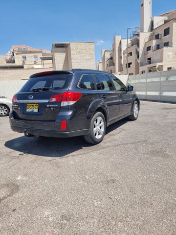 סובארו אאוטבק