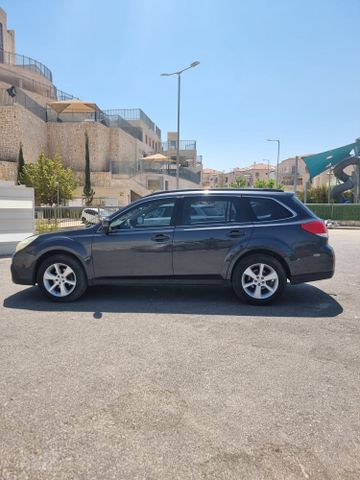סובארו אאוטבק