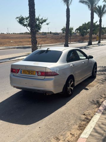 מודעת רכב הונדה אקורד