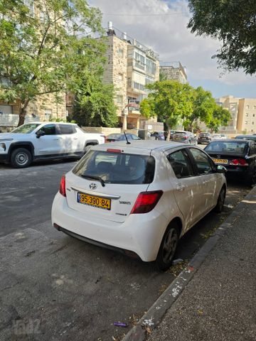 טויוטה יאריס