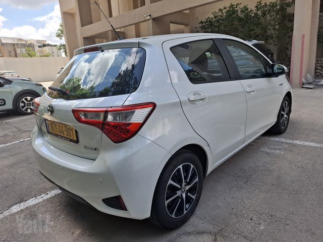טויוטה יאריס