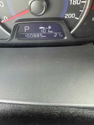 יונדאי i10