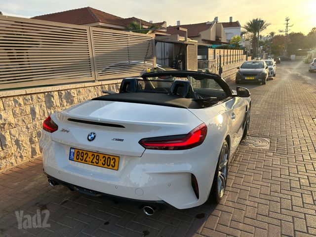 ב מ וו Z4