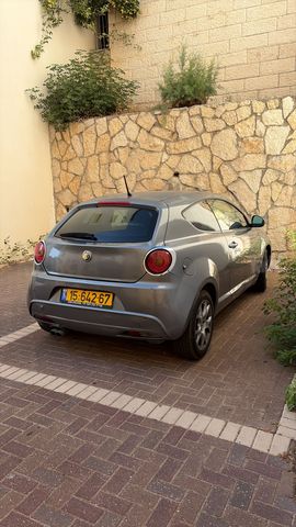 אלפא רומיאו מיטו