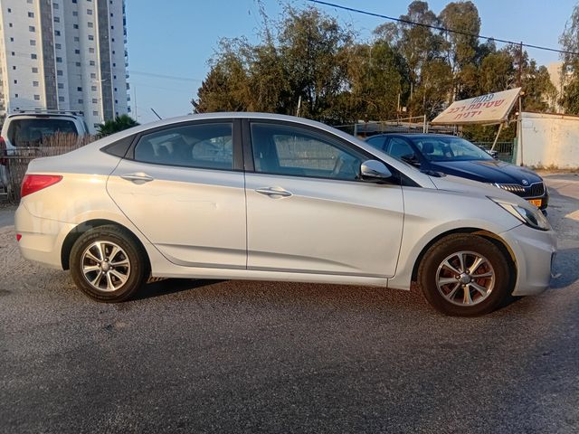 יונדאי אקסנט i25
