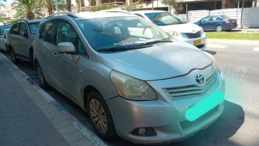 מודעת רכב טויוטה ורסו