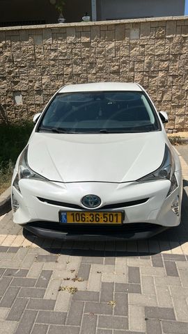 טויוטה פריוס