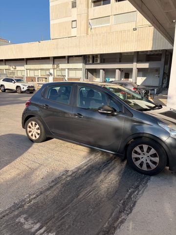 פיג'ו 208