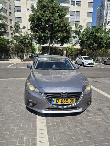 מודעת רכב מאזדה 3