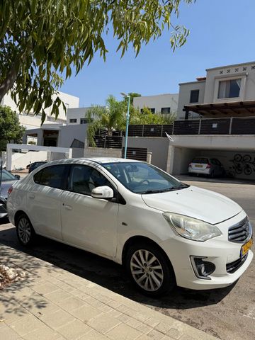 מיצובישי אטראז'